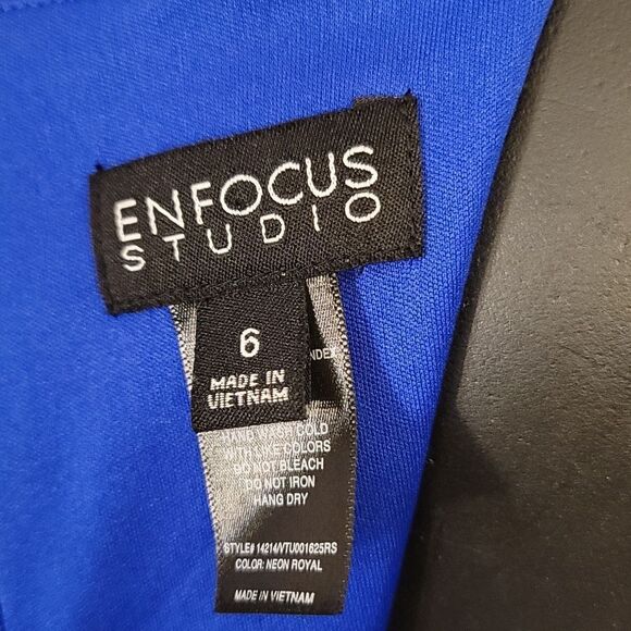 BRAND NEW ENFOCUS STUDIO BUTTON PLACKET SIDE RUCHED DETAILS DRESS - Picture 7 of 13
